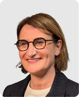 Eglantine <br> Dewitte<br> <span id="poste"> Directrice Générale <span id="mail">e.dewitte@e2c-grandlille.fr </span>