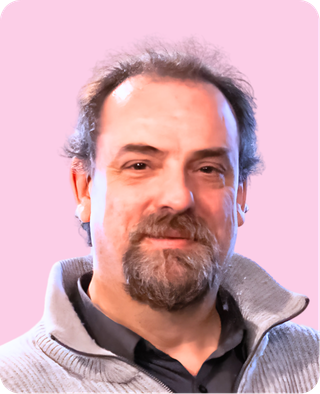 Olivier <br> Burcker<br> <span id="poste"> Responsable​ Informatique  <br>& Numérique <span id="mail">o.burcker@e2c-grandlille.fr </span>